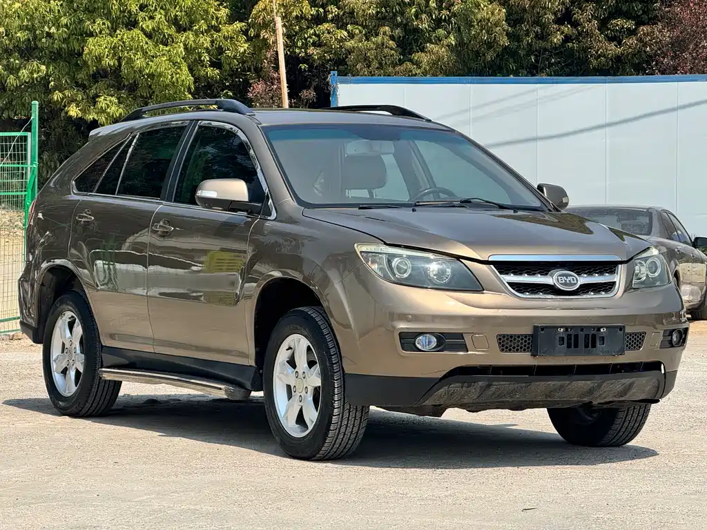 BYD S6 2012 2.0L MT Luxury