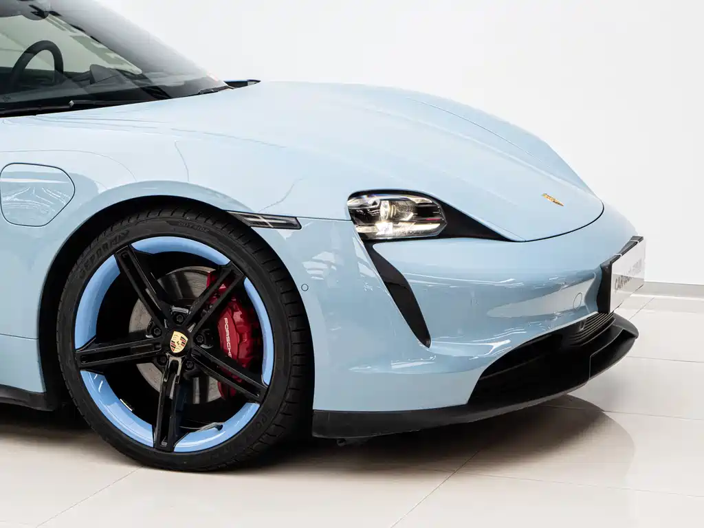 Porsche Taycan — миниатюра 7