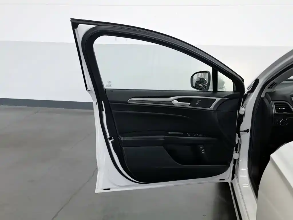 Ford Mondeo New Energy — миниатюра 8