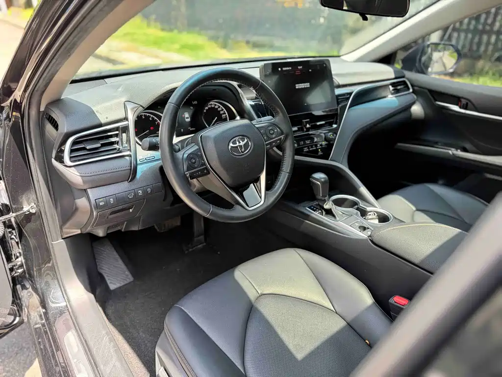Toyota Camry — миниатюра 11