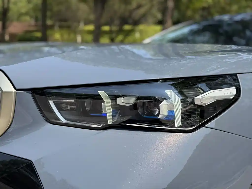 BMW 5 Series — миниатюра 4