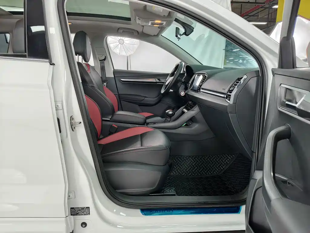 Skoda Karoq — миниатюра 17