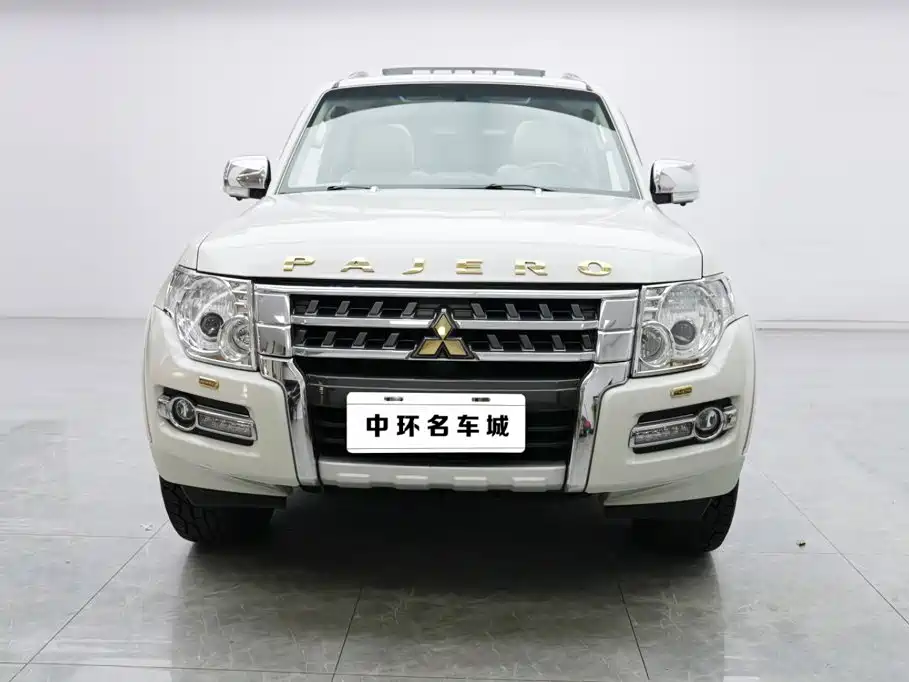 Mitsubishi Pajero (Import) — миниатюра 4