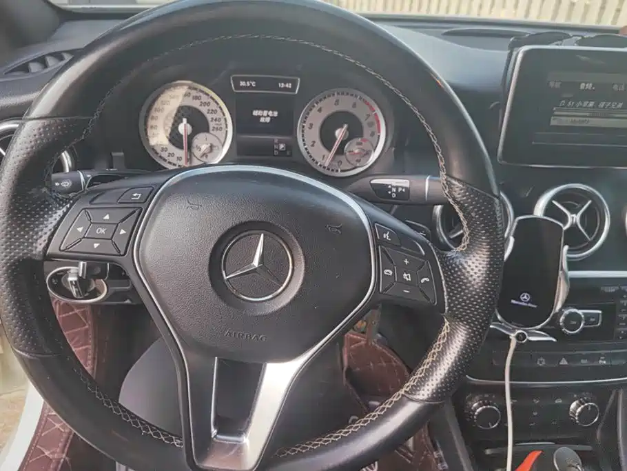Mercedes-Benz A-Class (Import) — миниатюра 15