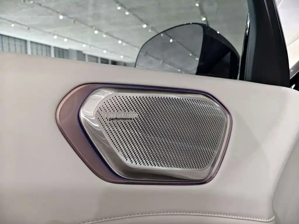 Lynk & Co 900 — миниатюра 10