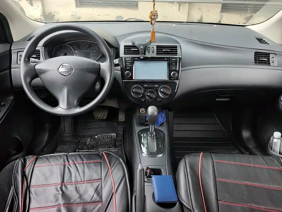 Nissan Tiida — миниатюра 12