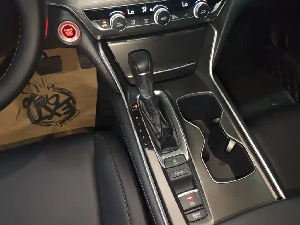 Honda Accord — миниатюра 14