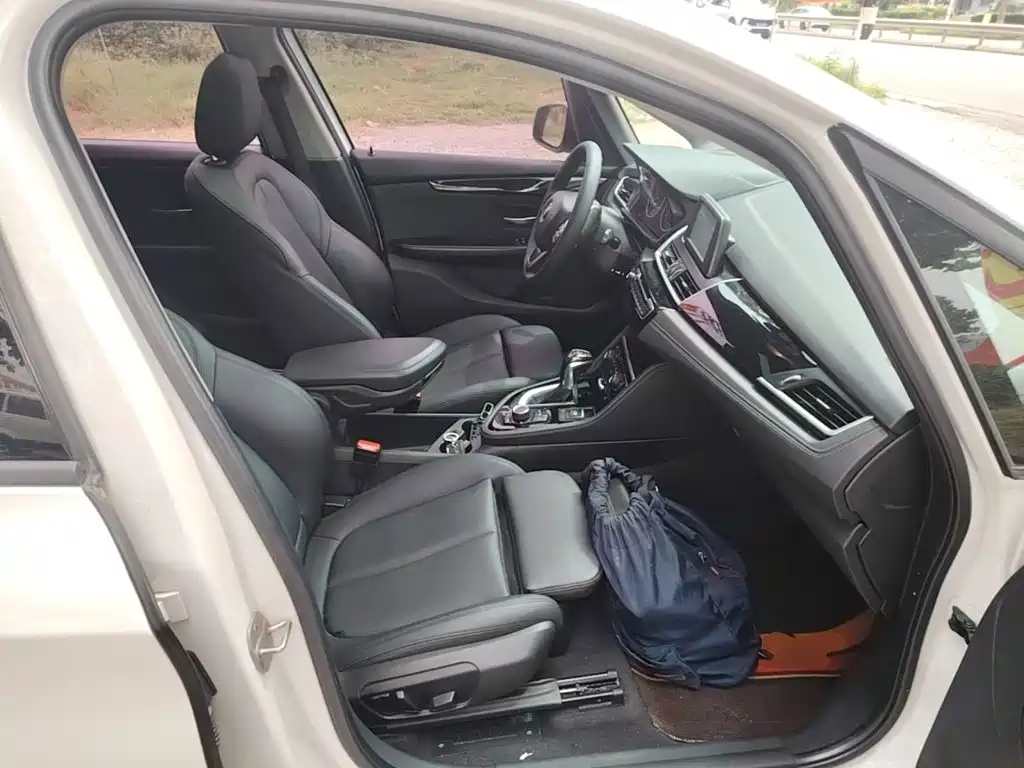 BMW 2 Series Active Tourer — миниатюра 25