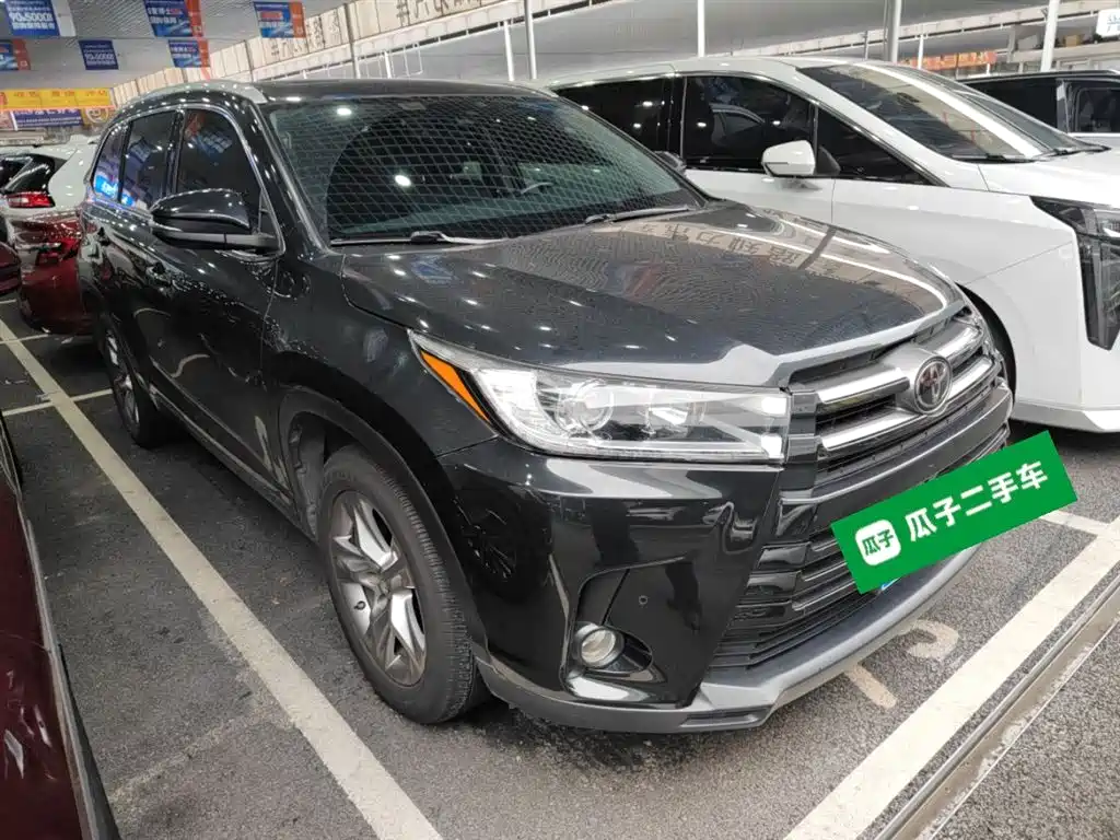TOYOTA HIGHLANDER