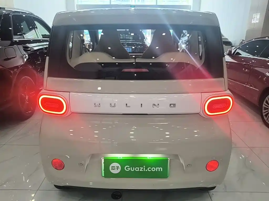 Wuling MINIEV — миниатюра 6