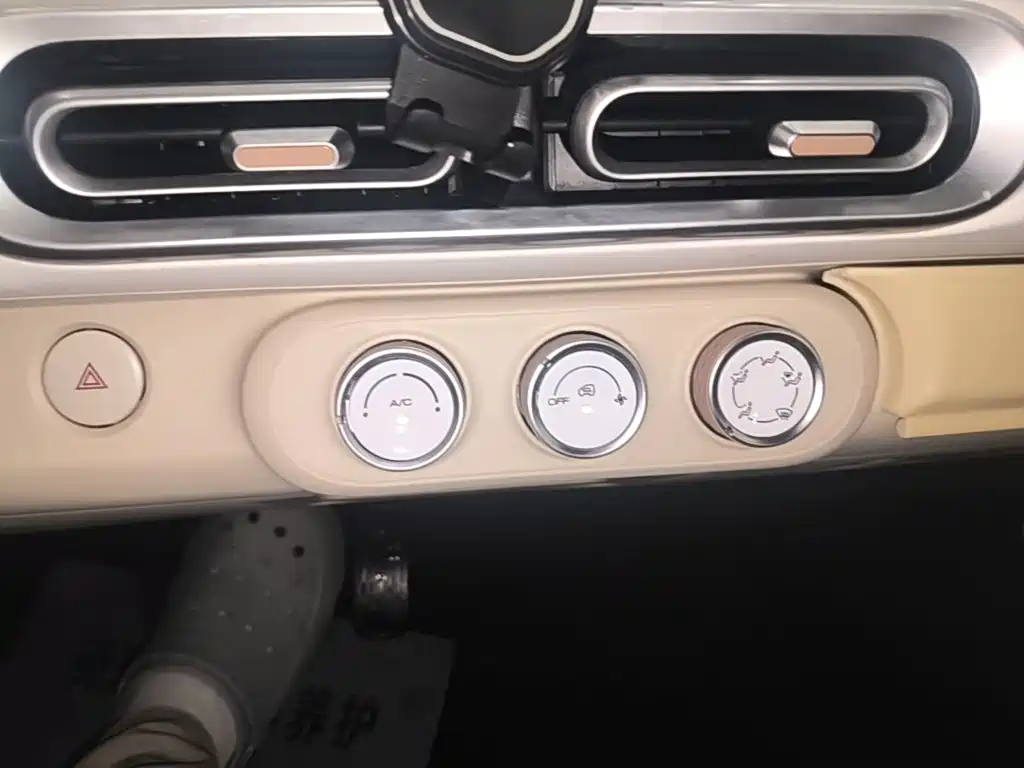 Wuling MINIEV — миниатюра 13