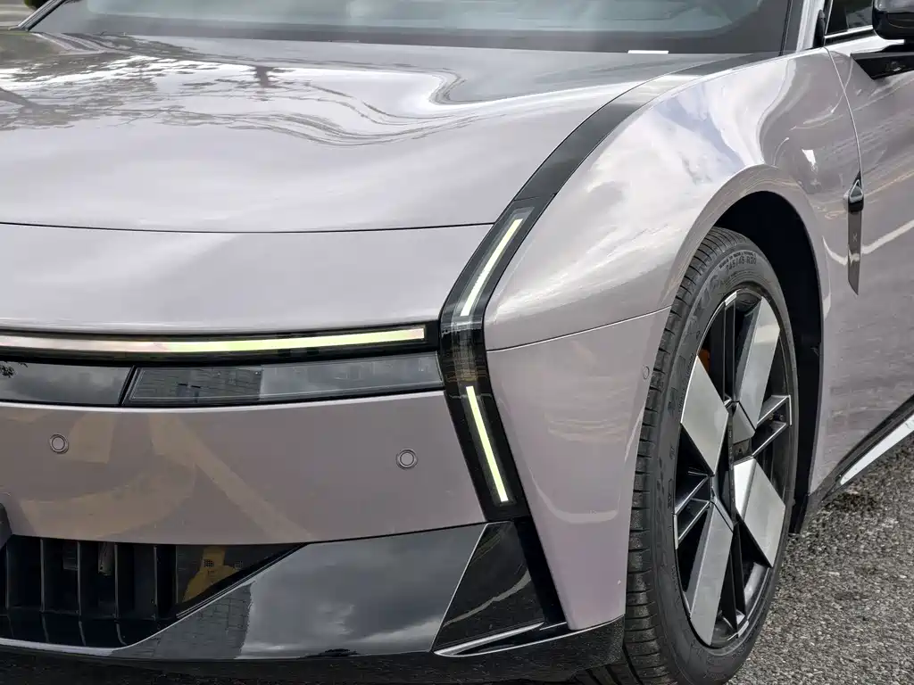 XPeng P7 — миниатюра 18