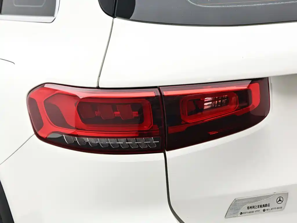 Mercedes-Benz GLB — миниатюра 7