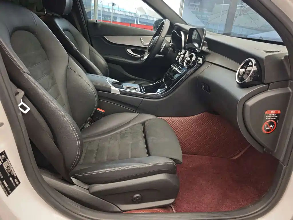 Mercedes-Benz C-Class — миниатюра 13