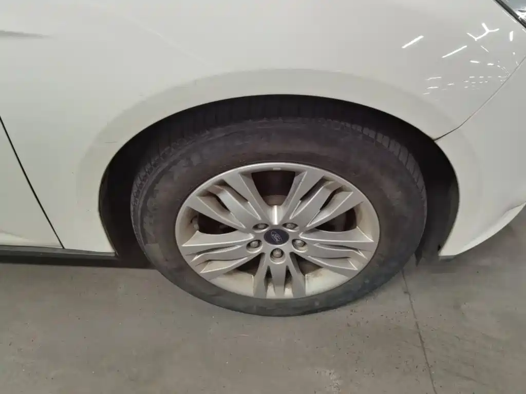 Ford Focus — миниатюра 12