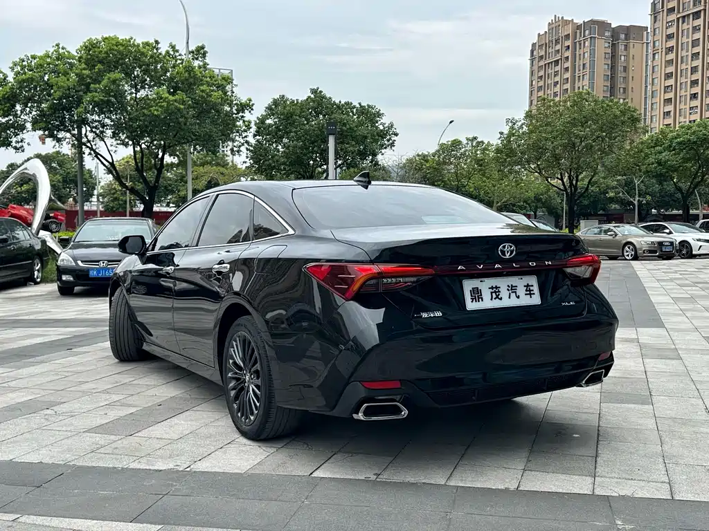 Toyota Avalon — миниатюра 6