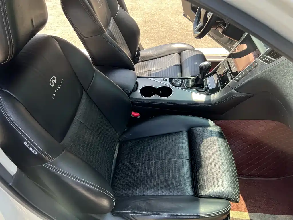 Infiniti Q50 2014 3.7L Luxury Sport