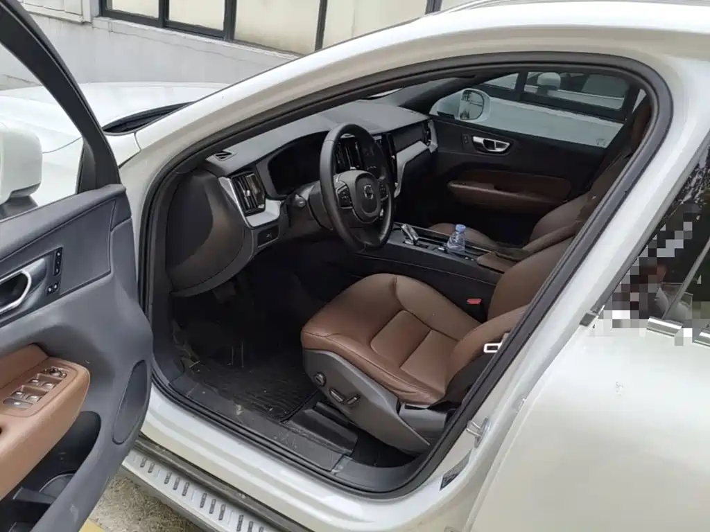 Volvo XC60 — миниатюра 16
