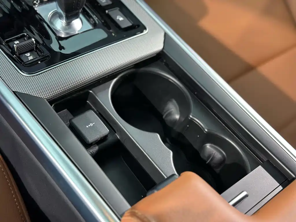 Jaguar XEL — миниатюра 16