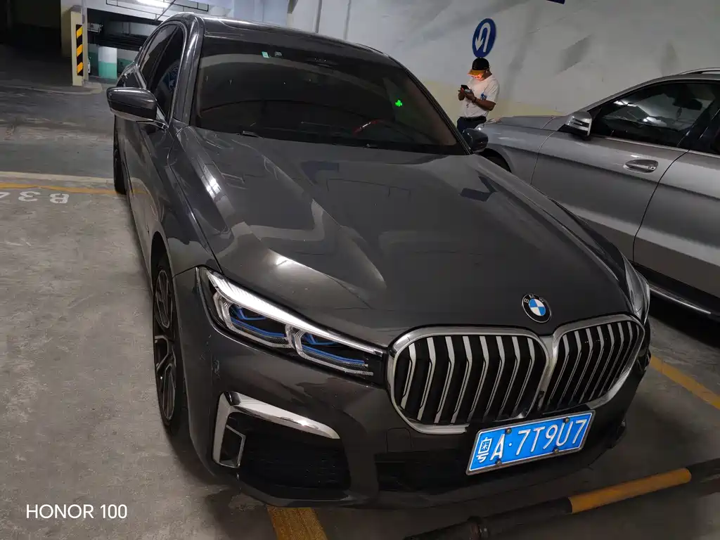 BMW 7 Series — миниатюра 3