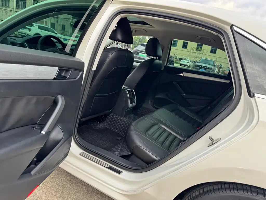 Volkswagen Passat — миниатюра 9