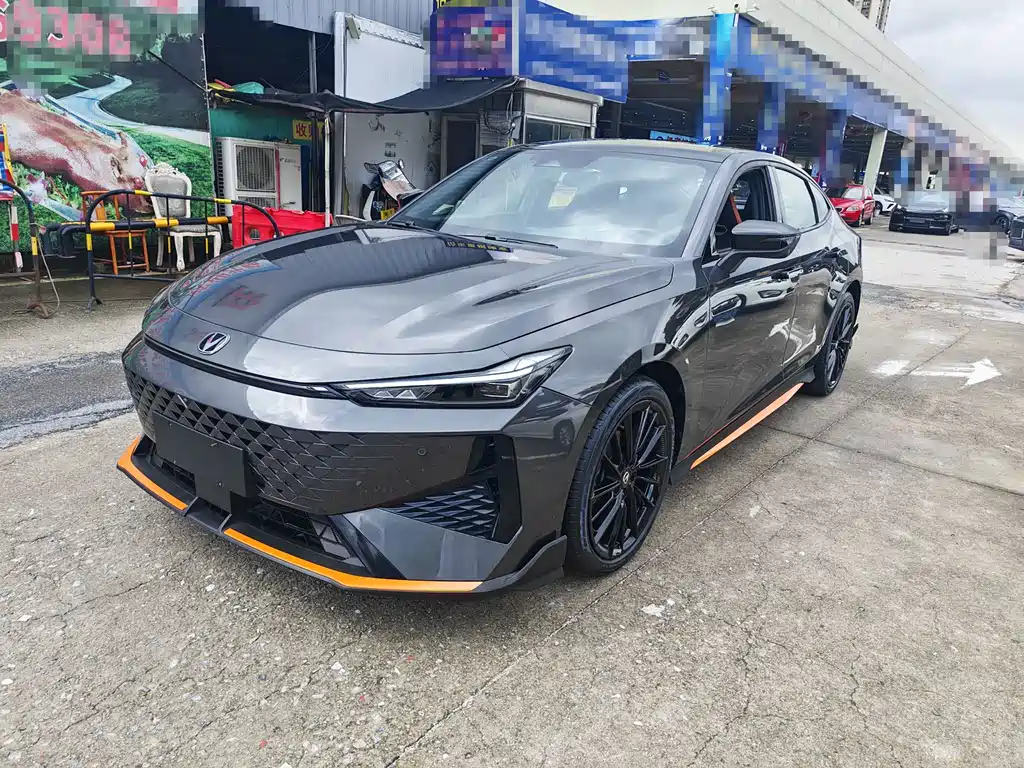 2024 Changan UNI-V - zdjęcie 1 z 11