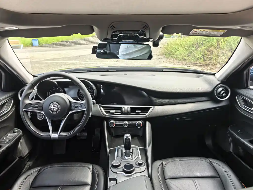 Alfa Romeo Giulia — миниатюра 12