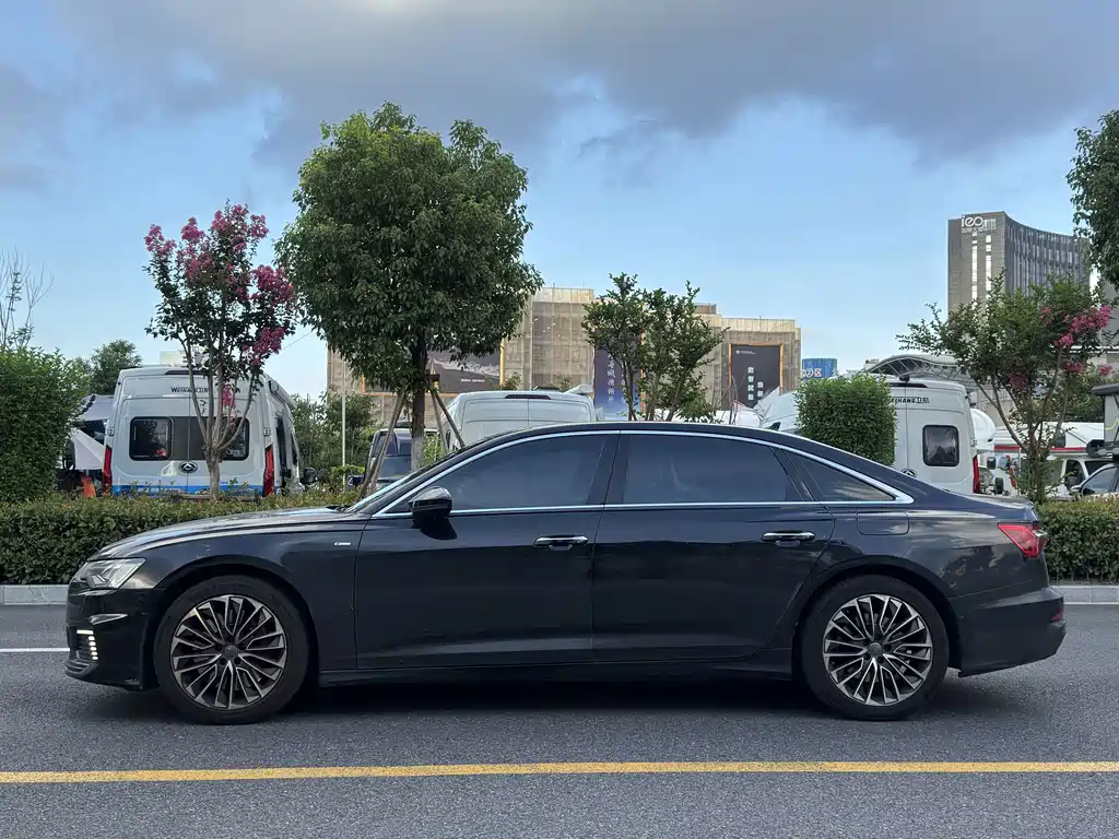 Audi A6L New Energy — миниатюра 4