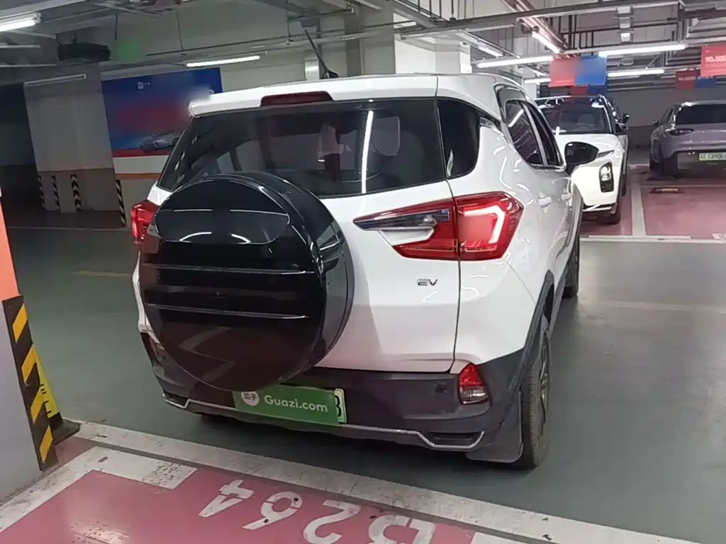 BYD Yuan EV — миниатюра 7