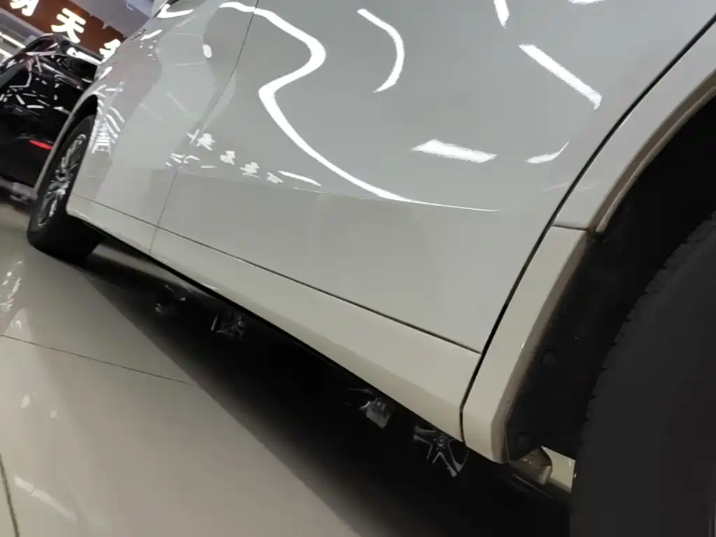 Toyota Alphard — миниатюра 22
