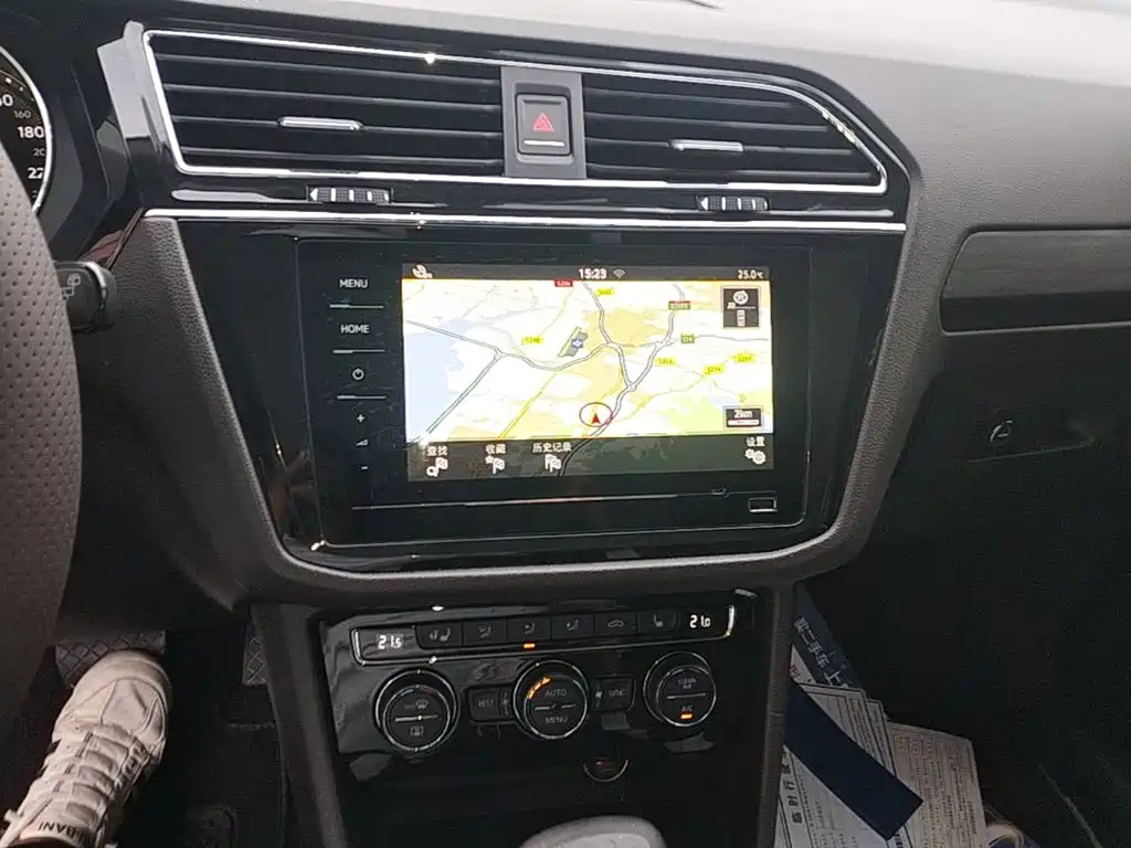 Volkswagen Tiguan L — миниатюра 13