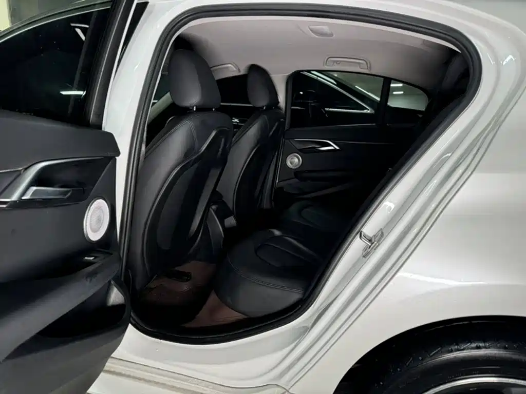 BMW 1 Series — миниатюра 10