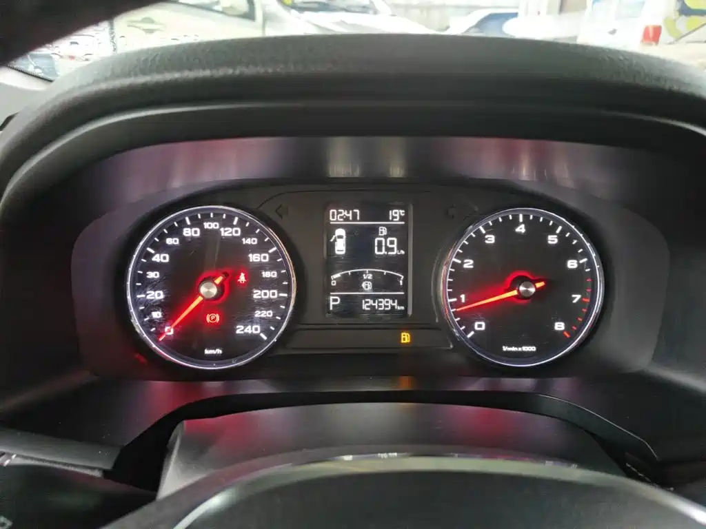 Roewe Roewe i6 Classic — миниатюра 12