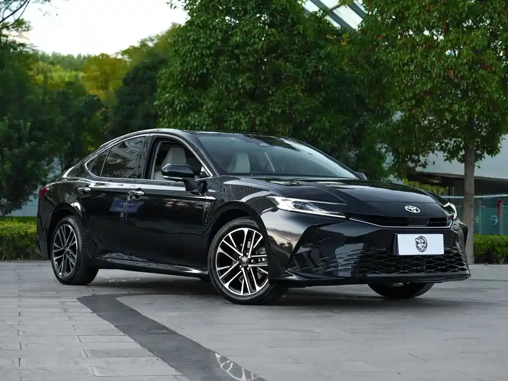 Toyota Camry — миниатюра 3