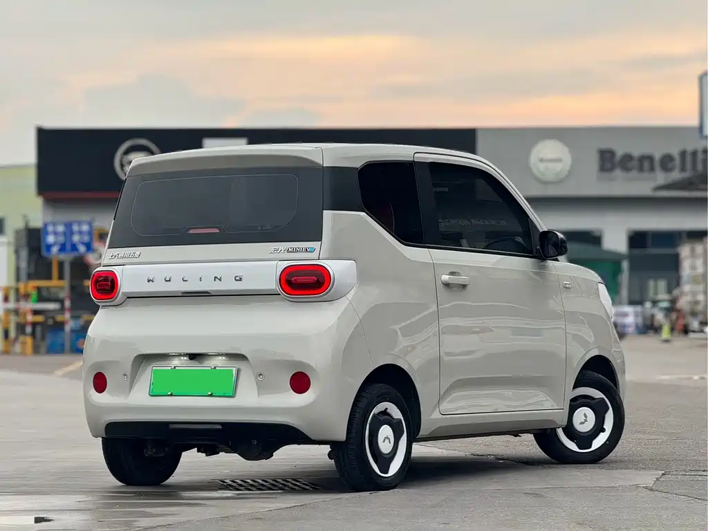 Wuling MINIEV — миниатюра 6