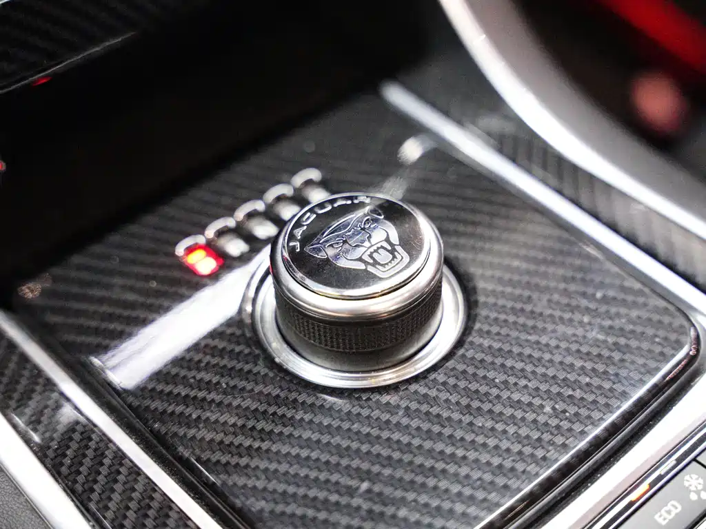 Jaguar XEL — миниатюра 9