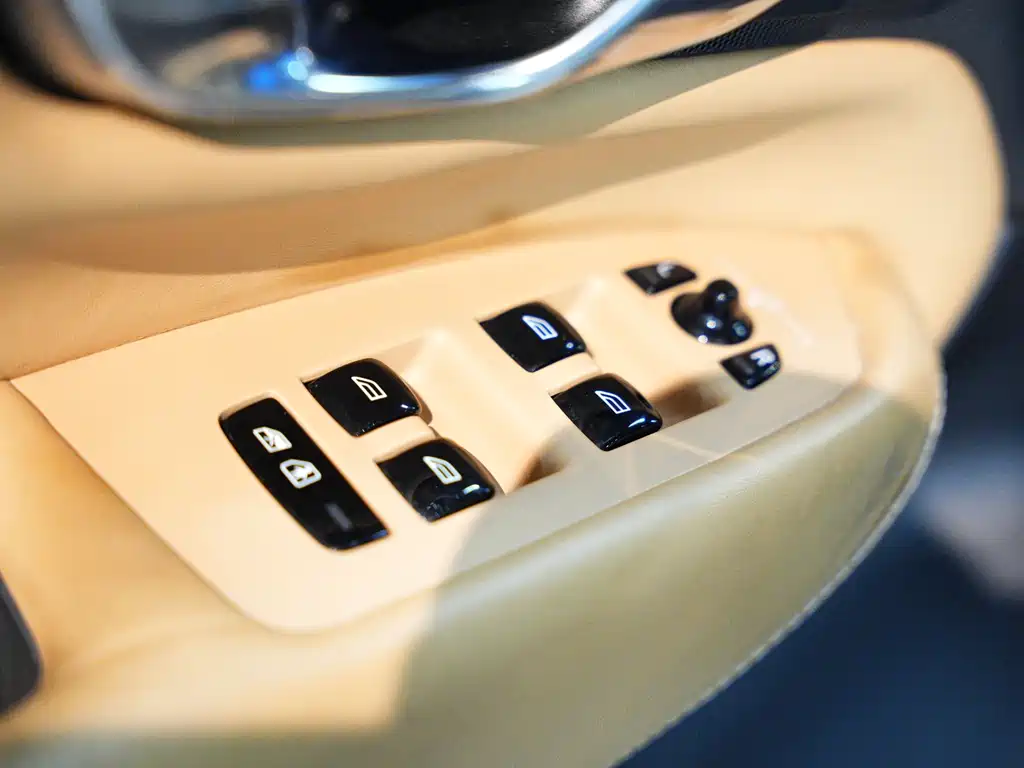 Volvo XC90 — миниатюра 14