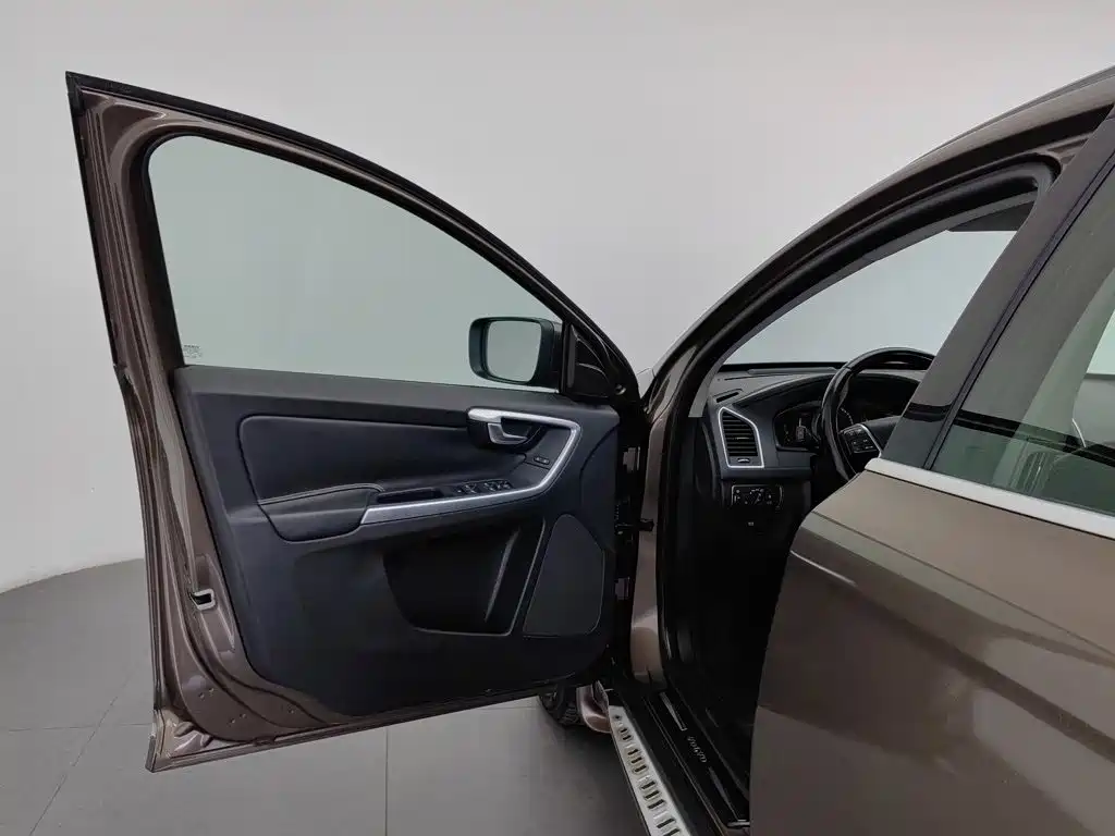 Volvo XC60 — миниатюра 8