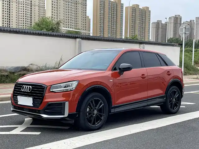 AUDI  Q2L