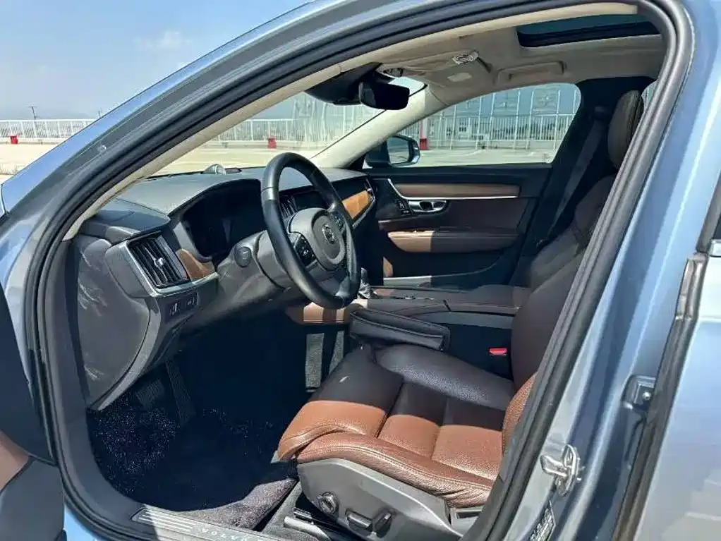 Volvo S90 — миниатюра 8