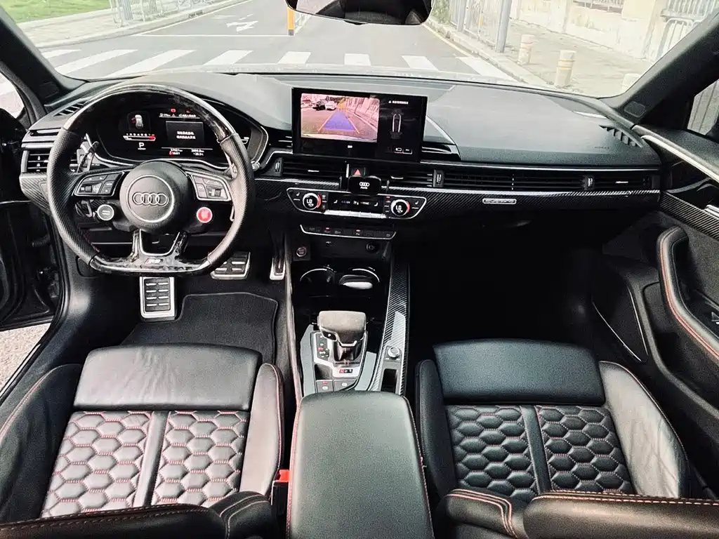 Audi RS 4 — миниатюра 7