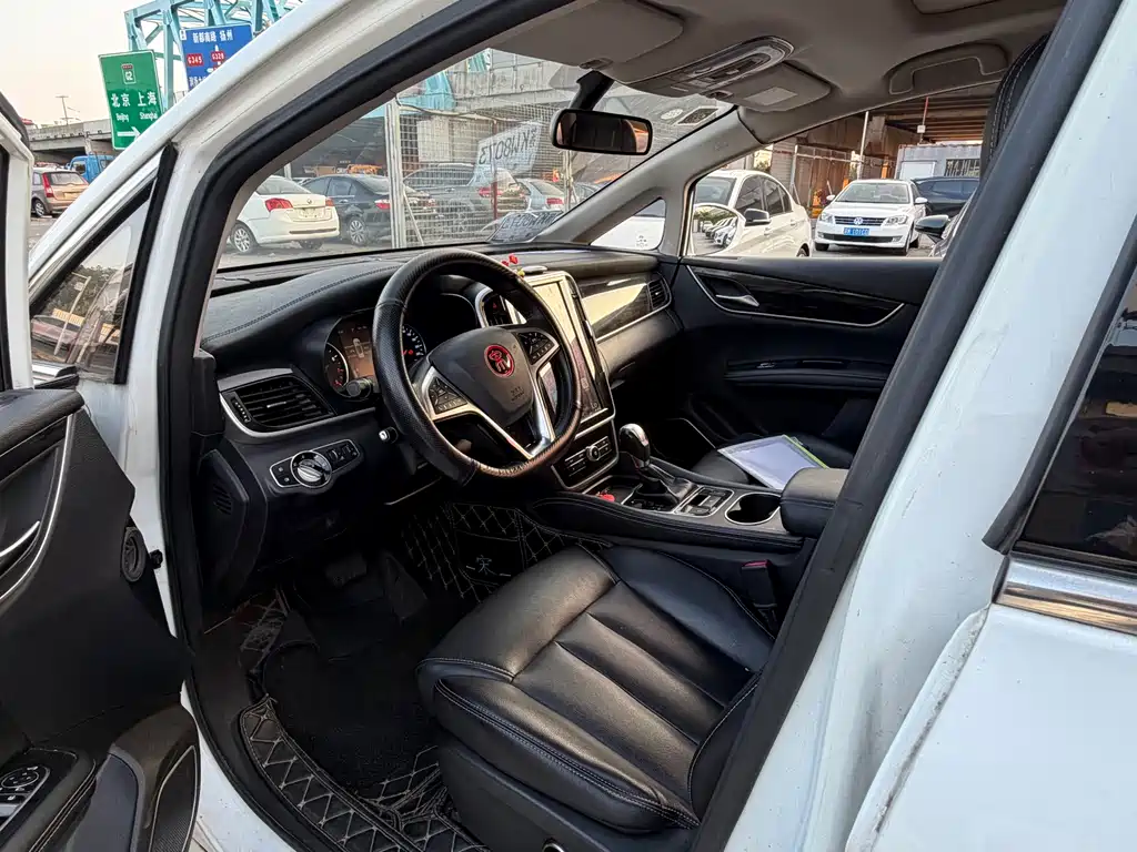 BYD MAX — миниатюра 4