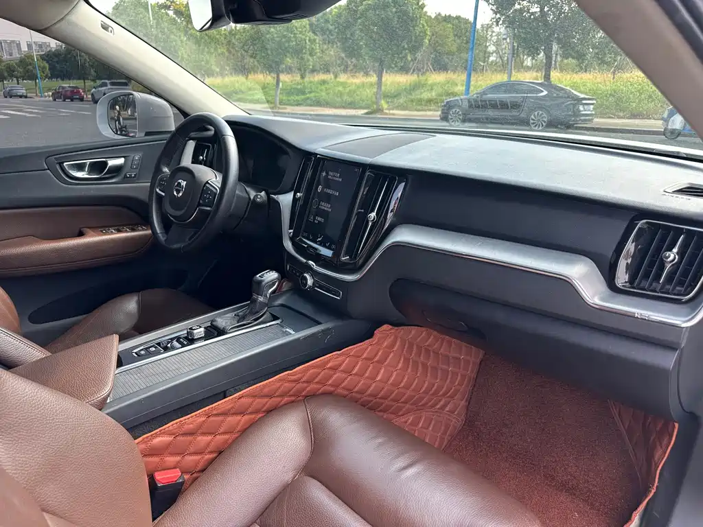 Volvo XC60 — миниатюра 18