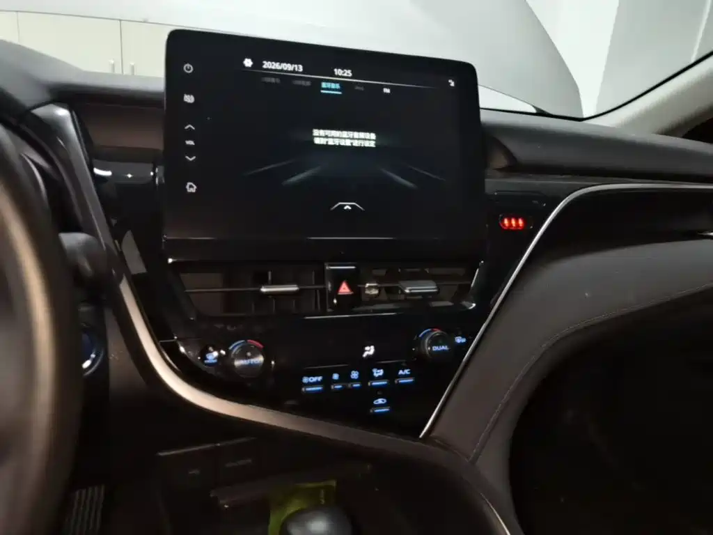 Toyota Camry — миниатюра 13