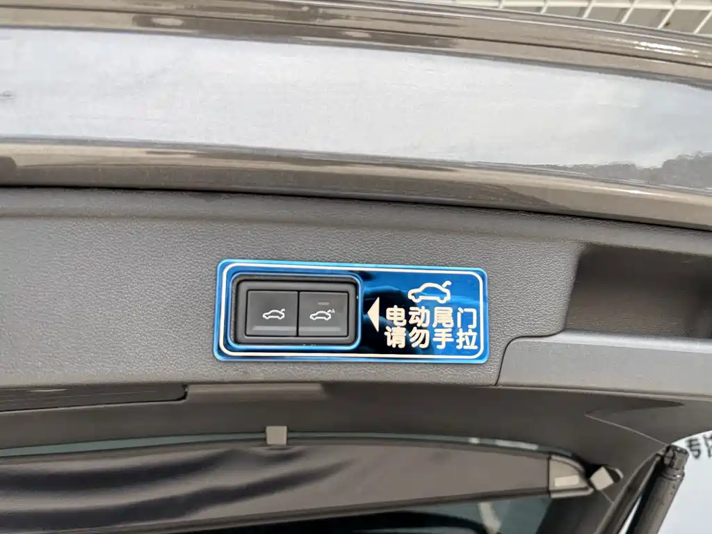 Volkswagen Touareg — миниатюра 30