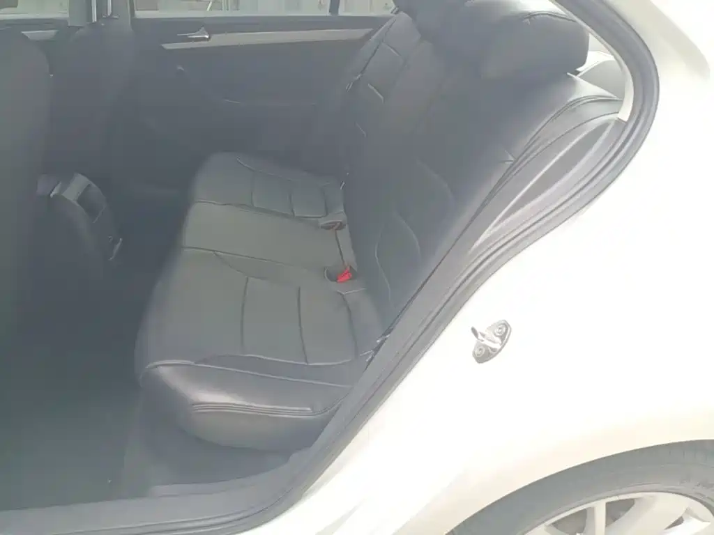 Volkswagen Sagitar — миниатюра 17