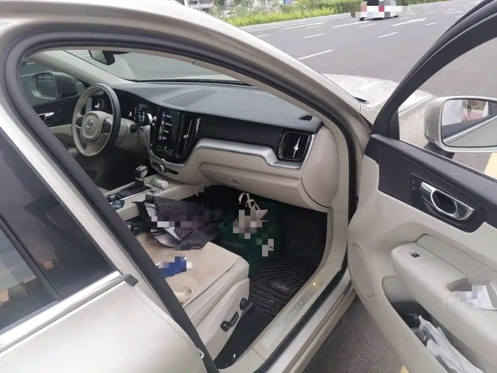 Volvo XC60 — миниатюра 22
