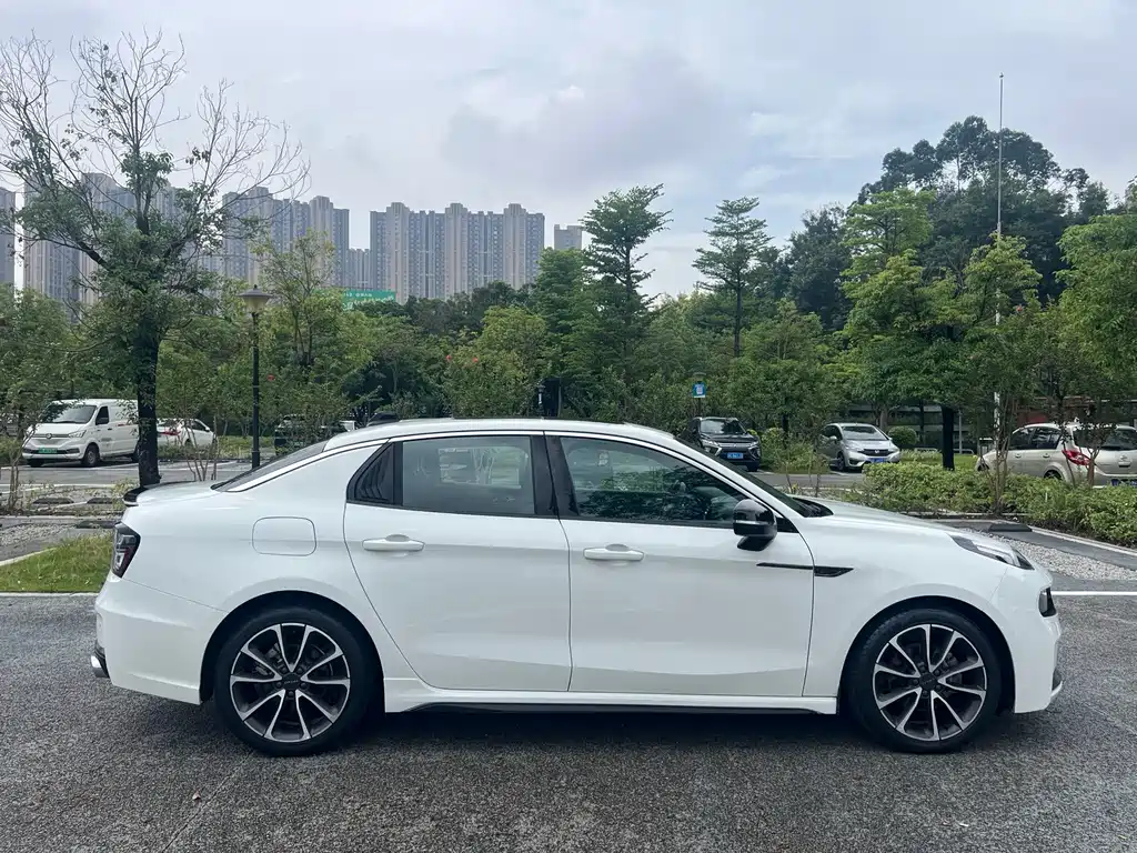 Lynk & Co 03 2.0TD Auto Dynamic Edition, фото 8