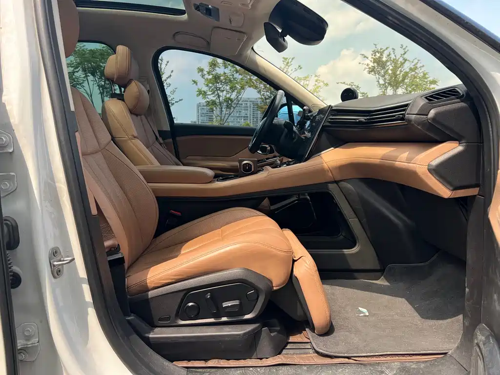 NIO ES8 — миниатюра 12