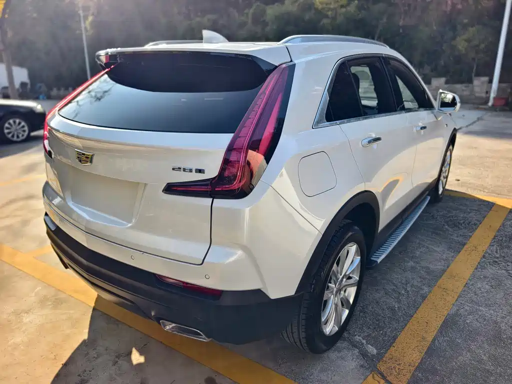 CADILLAC XT4